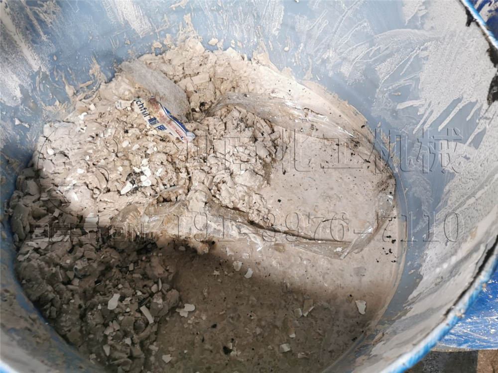 <a href=http://www.xrkgm.com/solution/lianyou/weifei/31.html target=_blank class=infotextkey>油泥處理設備</a>